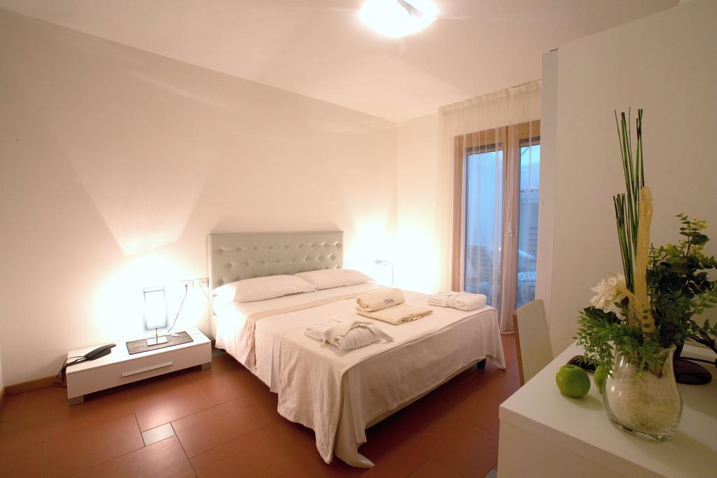 Lacroma Aparthotel Grado Quarto foto